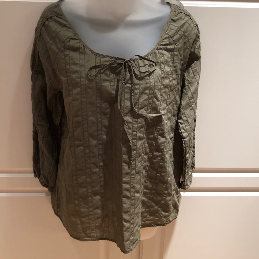 EUC Gap peasant blouse. Olive green. Size S